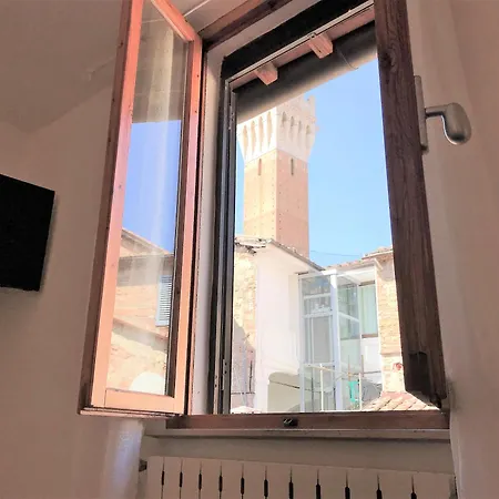 The Blue Lodge-cozy Flat Close To Piazza Del Campo דירה סיינה