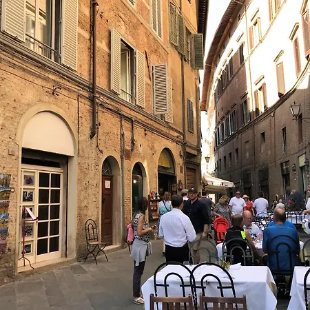 The Blue Lodge-cozy Flat Close To Piazza Del Campo דירה