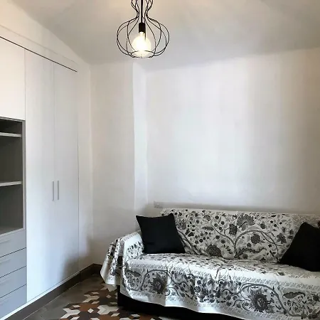 The Blue Lodge-cozy Flat Close To Piazza Del Campo *