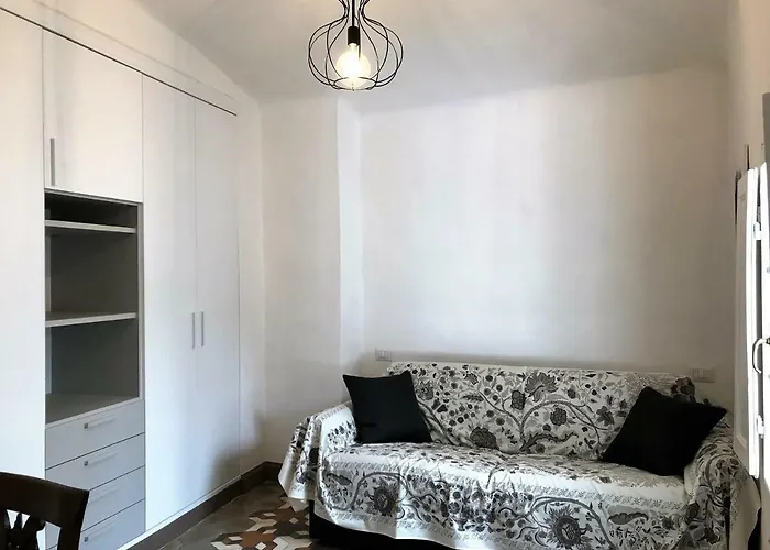 The Blue Lodge-cozy Flat Close To Piazza Del Campo *